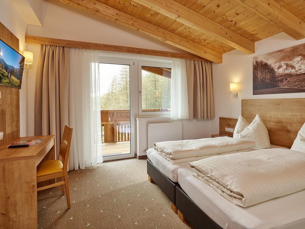Appartement Gaestehaus Bergkristall ゼルデン エクステリア 写真