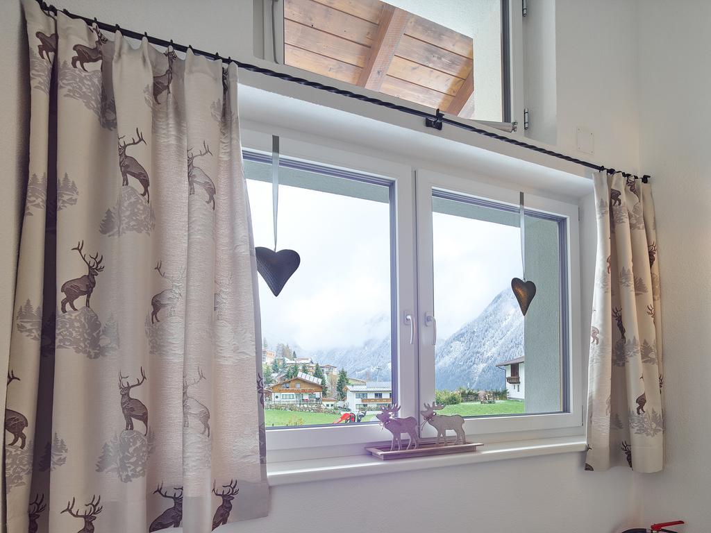 Appartement Gaestehaus Bergkristall ゼルデン エクステリア 写真